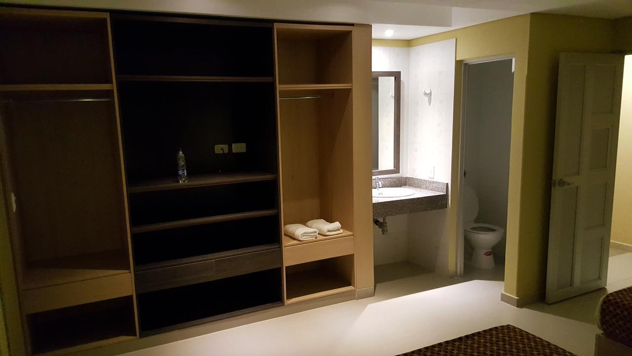 Hotel 56 Avenue Plaza バランキージャ エクステリア 写真
